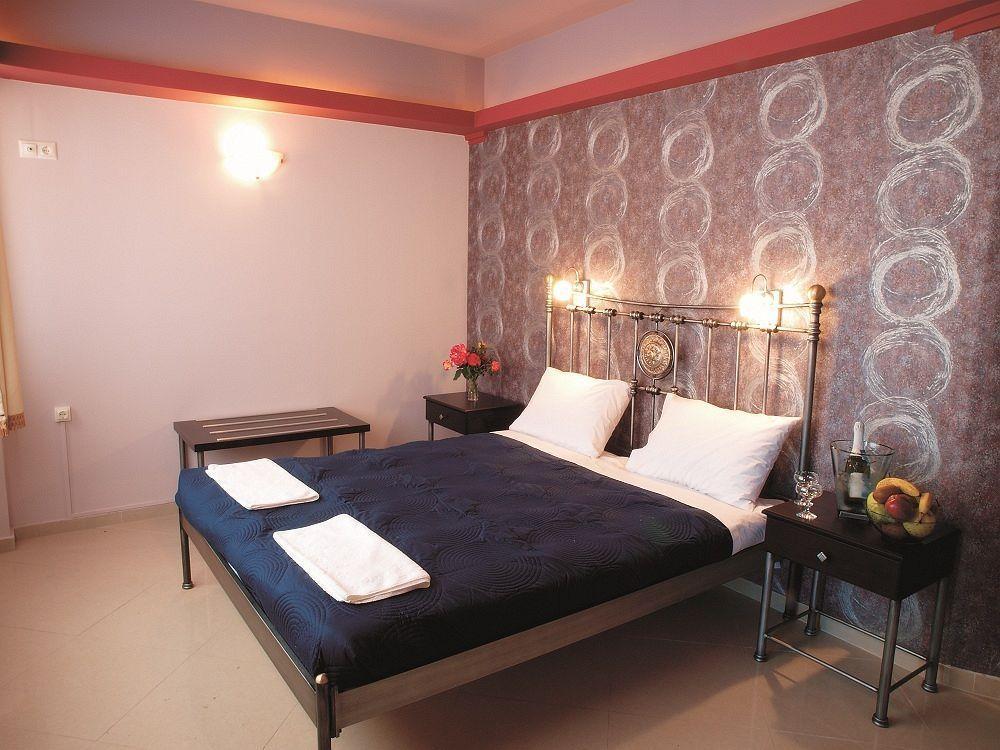 Niriides Beach Hotel Rethymno  Bagian luar foto
