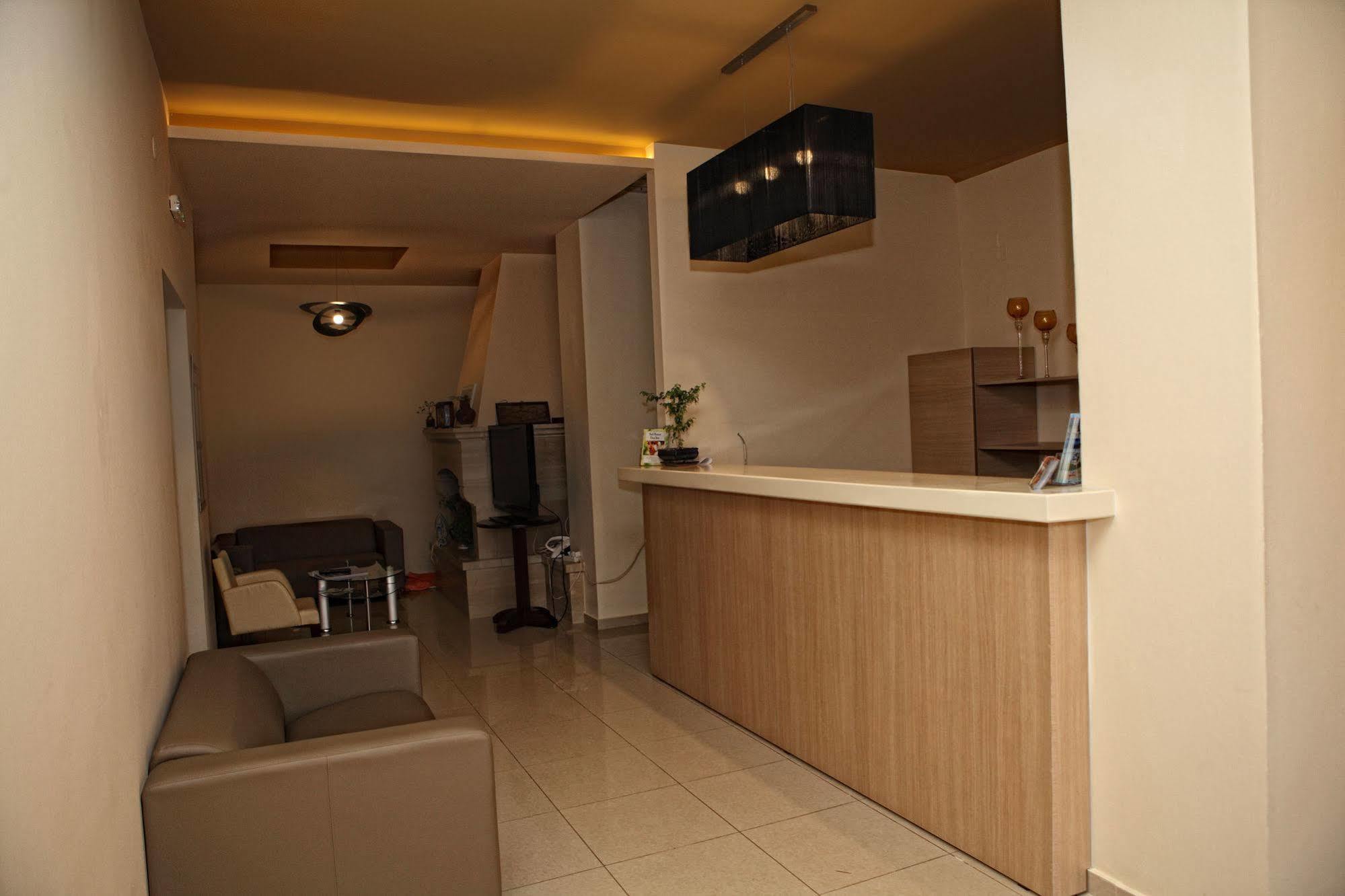 Niriides Beach Hotel Rethymno  Bagian luar foto