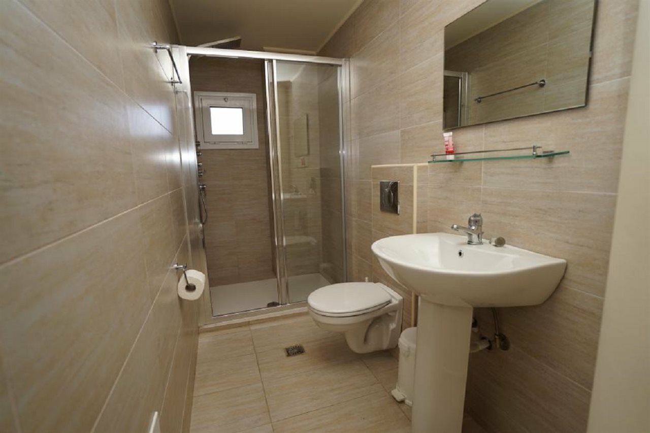 Niriides Beach Hotel Rethymno  Bagian luar foto