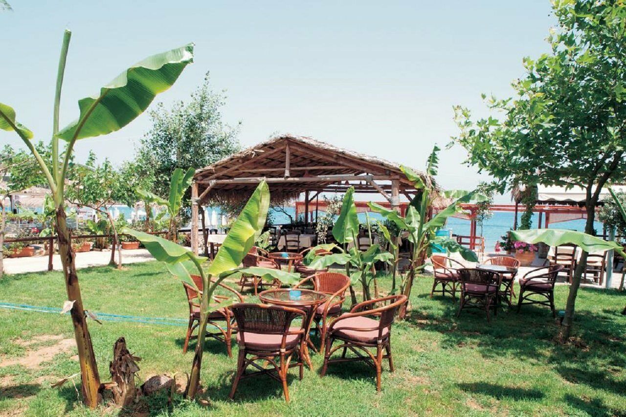 Niriides Beach Hotel Rethymno  Bagian luar foto